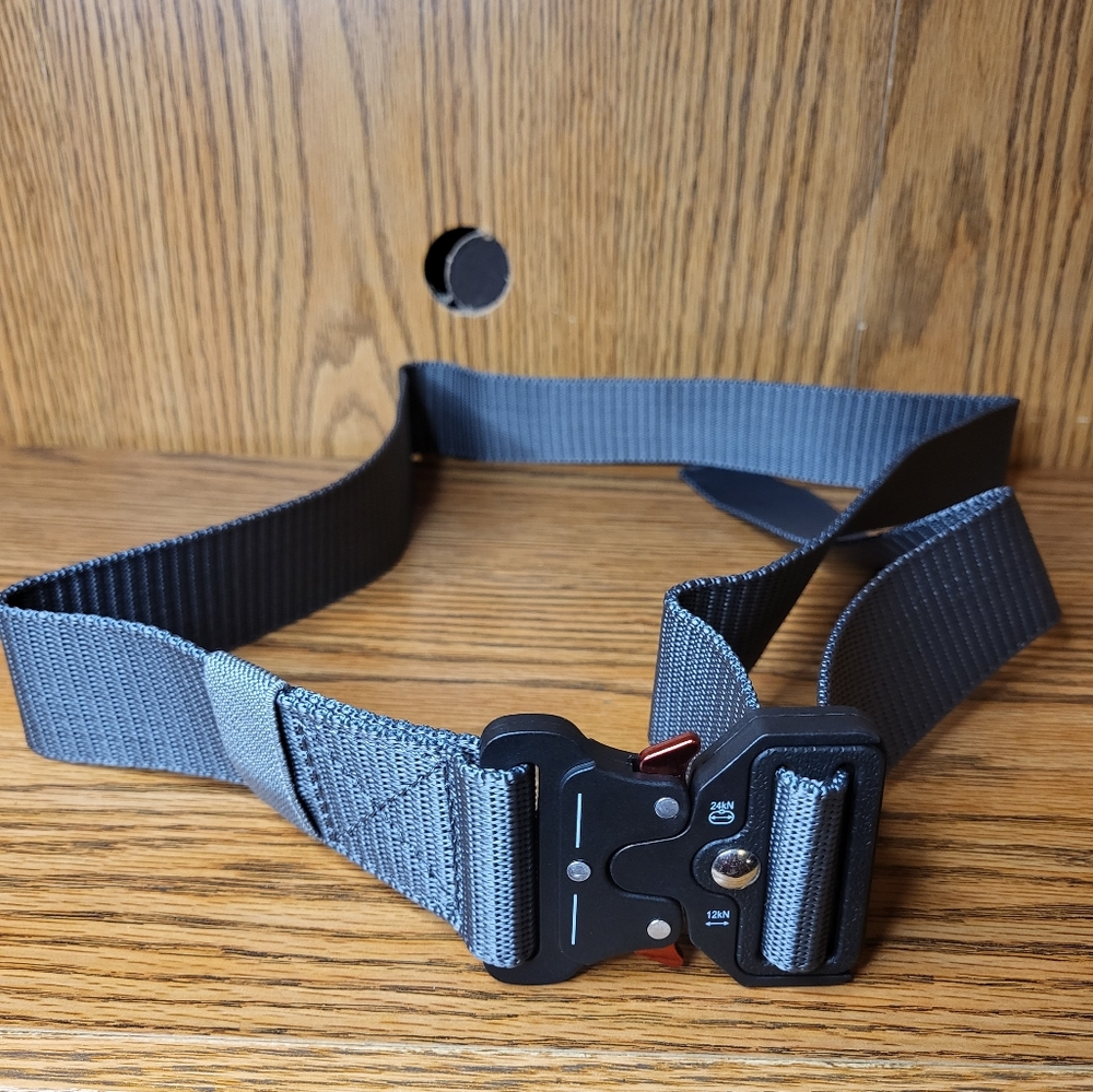Quick release belt grey